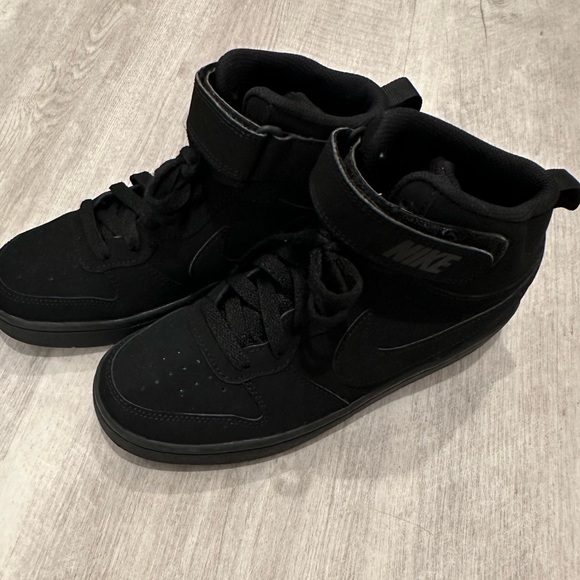 Literally perfect Nike Court Borough Mid 2 PS 'Triple Black’ - Picture 7 of 16